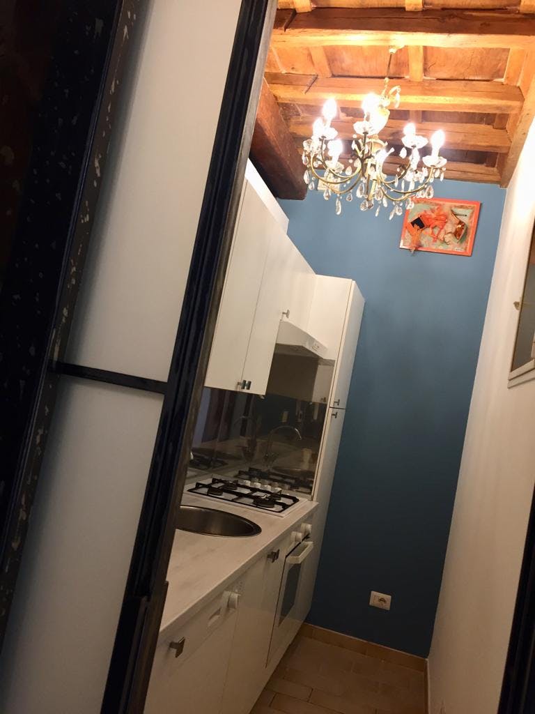 2-Bedroom Apartment in Via di San Francesco a Ripa, Rome  3