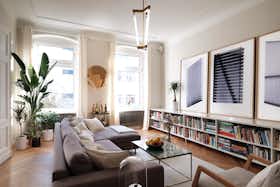 Appartement te huur voor € 4.500 per maand in Berlin, Körnerstraße