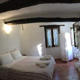 House for rent for €774 per month in Borghetto d'Arroscia, Frazione Ubaghetta