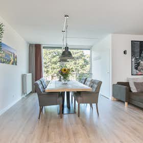 Apartment for rent for €4,195 per month in Capelle aan den IJssel, Buizerdhof