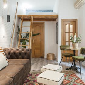 Apartment for rent for €1,920 per month in Madrid, Calle del Amparo