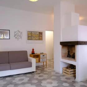 Apartment for rent for €1,800 per month in Rome, Viale dello Scalo San Lorenzo