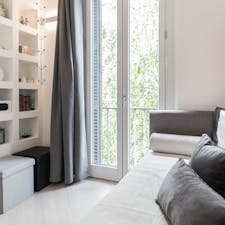 Wohnung for rent for 1.266 € per month in Milan, Via Raffaello Sanzio