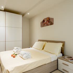 Apartment for rent for €1,700 per month in Florence, Via Gaspero Barbera