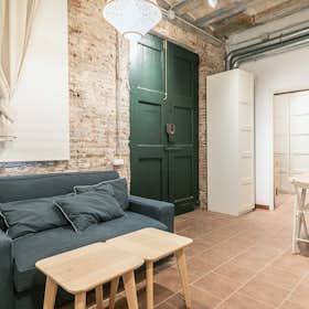Apartment for rent for €1,050 per month in Barcelona, Carrer de Vinaròs