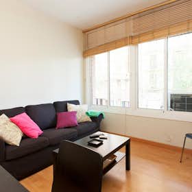 Apartment for rent for €1,295 per month in Barcelona, Carrer d'Entença