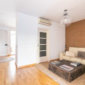 Apartment for rent for €1,490 per month in Barcelona, Carrer de Bassols