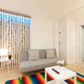 Apartment for rent for €990 per month in Barcelona, Carrer de Sevilla