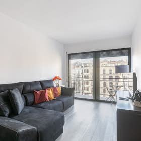 Apartment for rent for €2,200 per month in Barcelona, Carrer del Consell de Cent