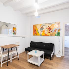 Apartment for rent for €990 per month in Barcelona, Carrer dels Pescadors
