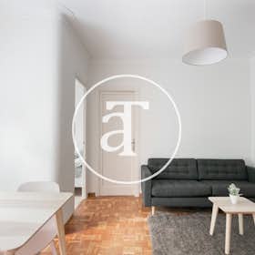 Apartment for rent for €1,490 per month in Barcelona, Carrer de Rogent