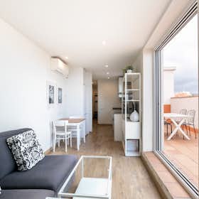 Apartment for rent for €1,590 per month in Barcelona, Carrer de Rogent