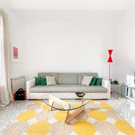 Apartment for rent for €2,195 per month in Barcelona, Carrer d'Aragó