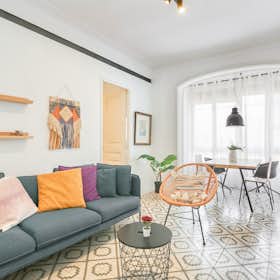 Apartment for rent for €2,370 per month in Barcelona, Carrer de Berga