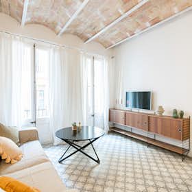 Apartment for rent for €1,495 per month in Barcelona, Carrer de Pere Serafí