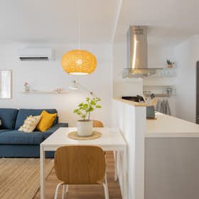 Apartment for rent for €1,700 per month in Barcelona, Carrer de l'Hospital