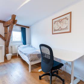 Mehrbettzimmer zu mieten für 450 € pro Monat in Berlin, Neuendorfer Straße