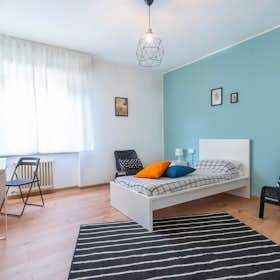 Private room for rent for €380 per month in Udine, Viale Gio Batta Bassi