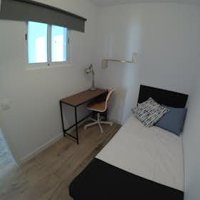 Private room for rent for €495 per month in L'Hospitalet de Llobregat, Carrer de l'Antiga Travessera