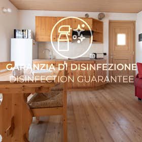 Apartment for rent for €1,200 per month in Valfurva, Via San Nicolò