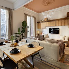 Apartment for rent for €3,477 per month in Barcelona, Carrer de Roger de Llúria