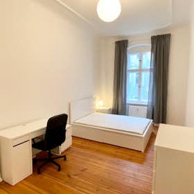 Private room for rent for €700 per month in Berlin, Kamminer Straße
