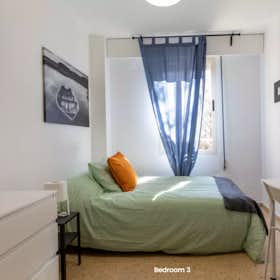 Private room for rent for €325 per month in Valencia, Plaça del Dramaturg Faust Hdez. Casajuana