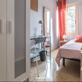 Private room for rent for €300 per month in Valencia, Plaça del Dramaturg Faust Hdez. Casajuana