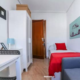 Private room for rent for €275 per month in Valencia, Calle Escultor José Capuz