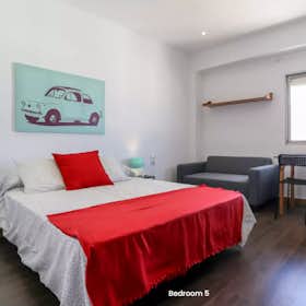 Private room for rent for €400 per month in Valencia, Calle Escultor José Capuz