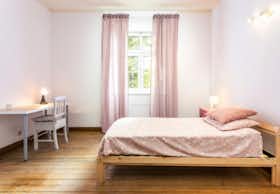 Private room for rent for €425 per month in Lisbon, Estrada da Luz