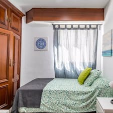 WG-Zimmer for rent for 250 € per month in Valencia, Avinguda del General Avilés