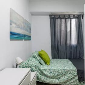 Отдельная комната сдается в аренду за 250 € в месяц в Valencia, Avinguda del General Avilés
