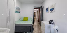 Cameră privată de închiriat pentru 300 EUR pe lună în Valencia, Avinguda del General Avilés