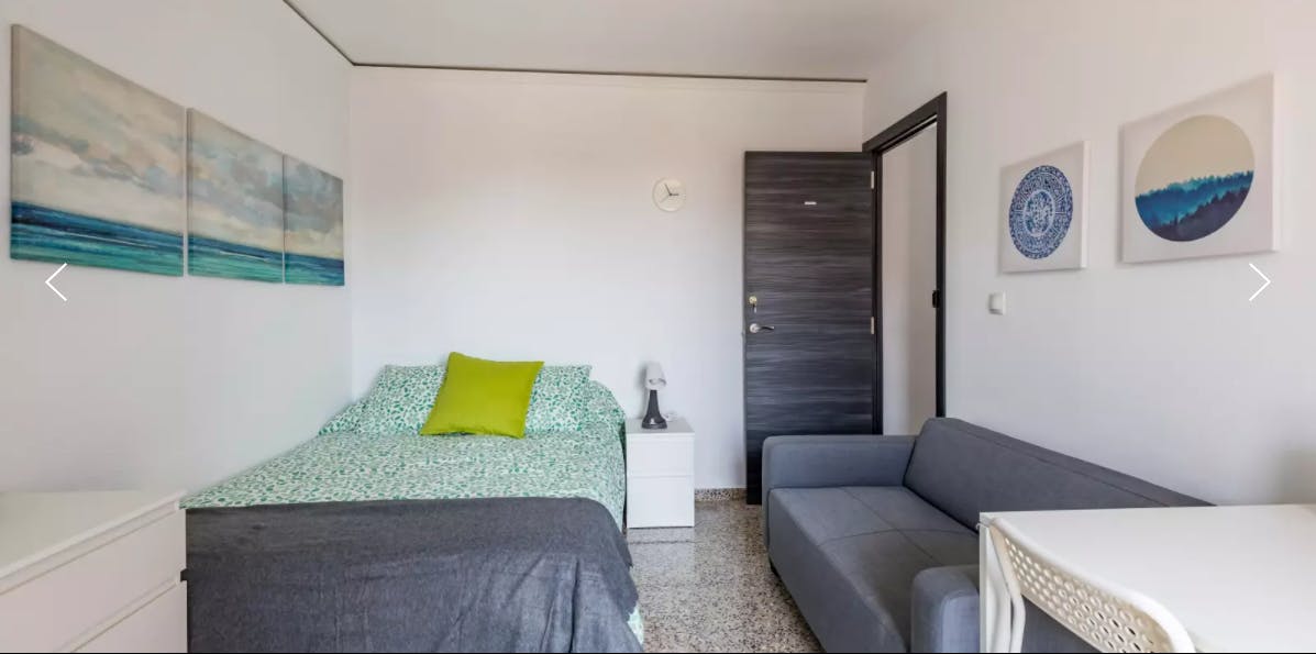 Private room for rent for €375 per month in Valencia, Avinguda del General Avilés