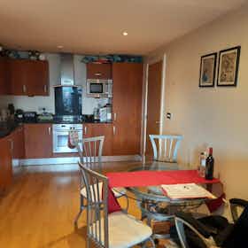 Apartment for rent for £1,200 per month in Leeds, Armouries Way