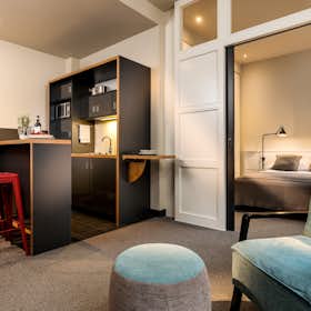 Apartment for rent for €3,224 per month in Hamburg, Schrötteringksweg
