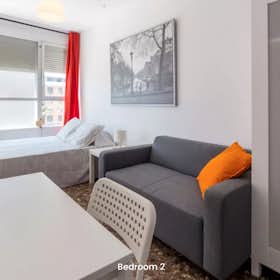 Private room for rent for €350 per month in Valencia, Carrer Don Jose Meliá Sinistierra