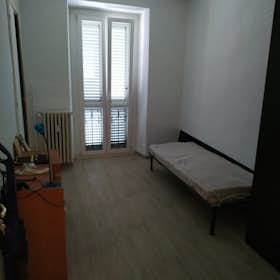 Private room for rent for €250 per month in Turin, Via Urbino