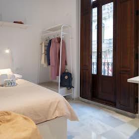Private room for rent for €490 per month in Valencia, Carrer de la Pau
