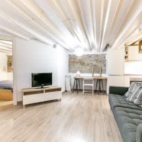 Apartment for rent for €1,050 per month in Barcelona, Carrer de la Lluna