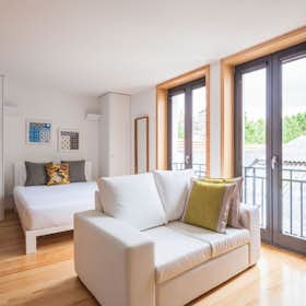 Apartment for rent for €990 per month in Porto, Rua do Estêvão