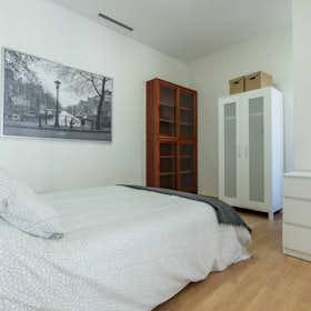Private room for rent for €425 per month in Valencia, Calle Marqués de Zenete