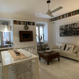 Apartment for rent for €1,960 per month in Milan, Corso San Gottardo