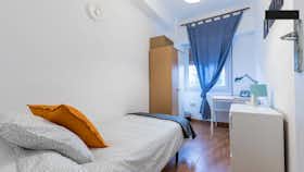 Private room for rent for €275 per month in Valencia, Calle de la Serrería