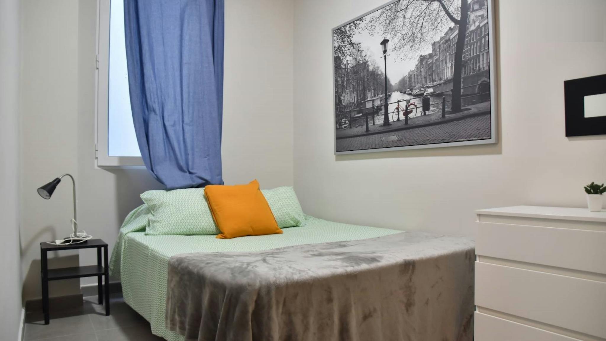 Calle Sueca, Valencia preview