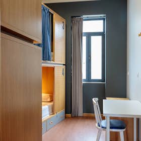 Mehrbettzimmer zu mieten für 450 € pro Monat in Vila Nova de Gaia, Rua do Pilar