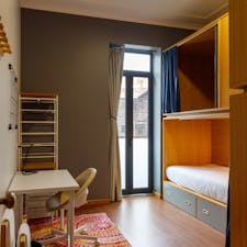 Mehrbettzimmer for rent for 450 € per month in Vila Nova de Gaia, Rua do Pilar