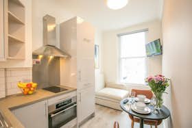Appartamento in affitto a 2.475 € al mese a Dublin, Aungier Street