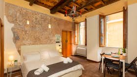 Apartment for rent for €1,690 per month in Rome, Via di Santa Bonosa